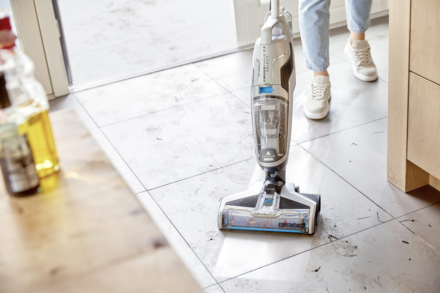 Bissell | Vacuum Cleaner | CrossWave C3 Select | Corded operating | Handstick | Washing function | 560 W | - V | Black/Titanium/Blue | Warranty 24 month(s)