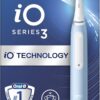 Oral-B | Electric Toothbrush | iO3 Series | Rechargeable | For adults | Number of brush heads included 1 | Number of teeth brushing modes 3 | Ice Blue