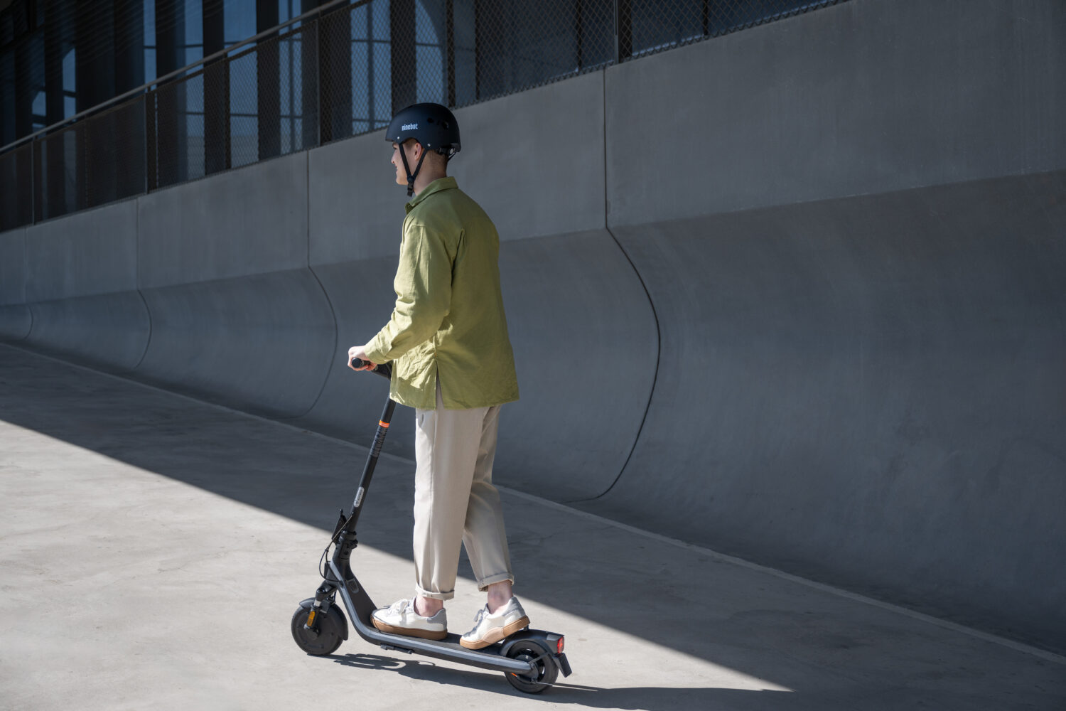 Segway | E2 E II | eKickScooter | 450 W | Up to 20 km/h | 8.1 " | Black and Gray