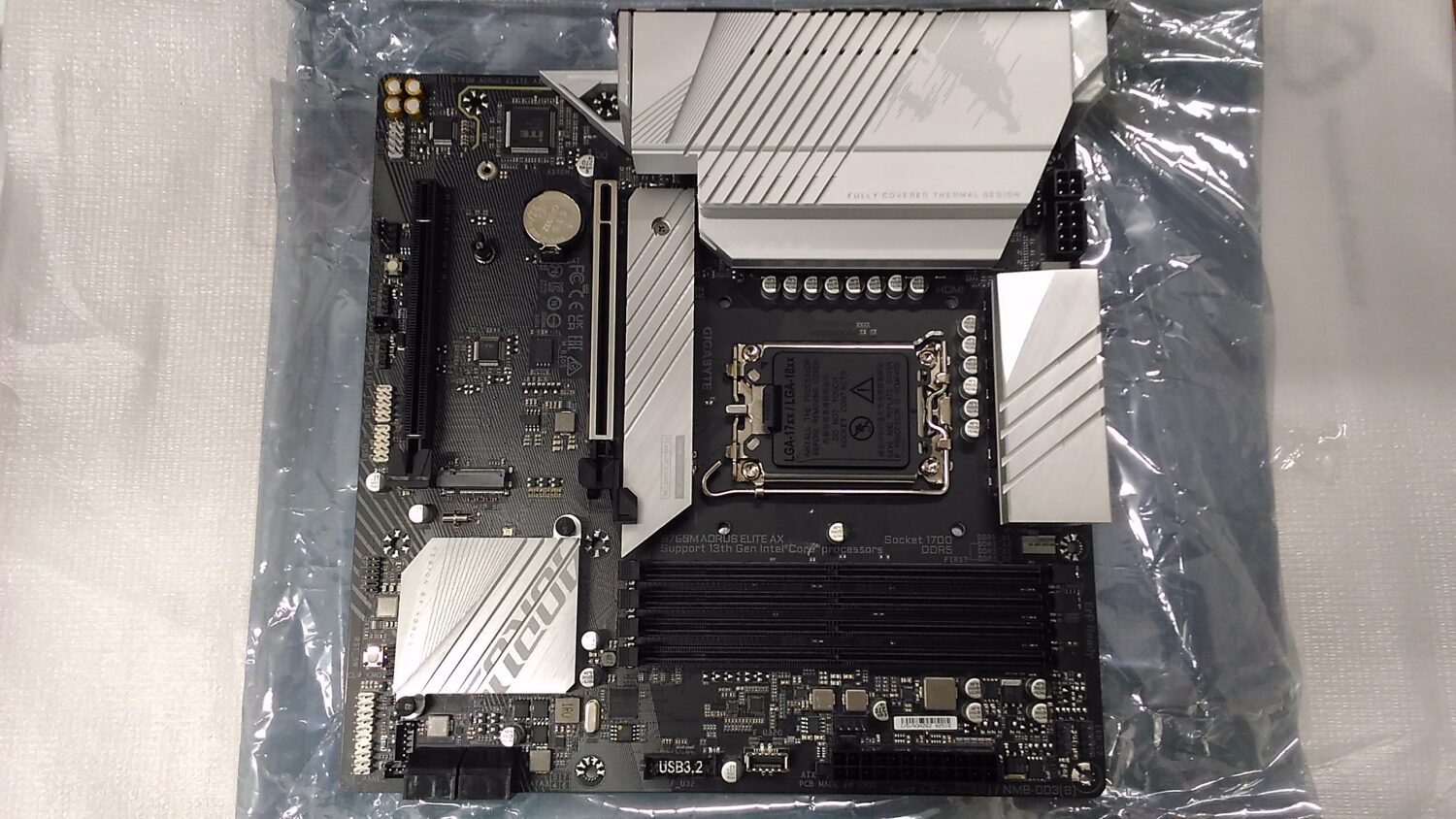 SALE OUT. GIGABYTE B760M AORUS ELITE AX 1.0 M/B | Gigabyte B760M AORUS ELITE AX 1.0 M/B | Processor family Intel | Processor socket  LGA1700 | DDR5 DIMM | Memory slots 4 | Supported hard disk drive interfaces 	SATA, M.2 | Number of SATA connectors 4 | Chipset Intel B760 Express | Micro ATX | USED, REFURBISHED, WITHOUT ORIGINAL PACKAGING AND ACCESSORIES, ANTENNA AND BACK PANEL INCLUDED
