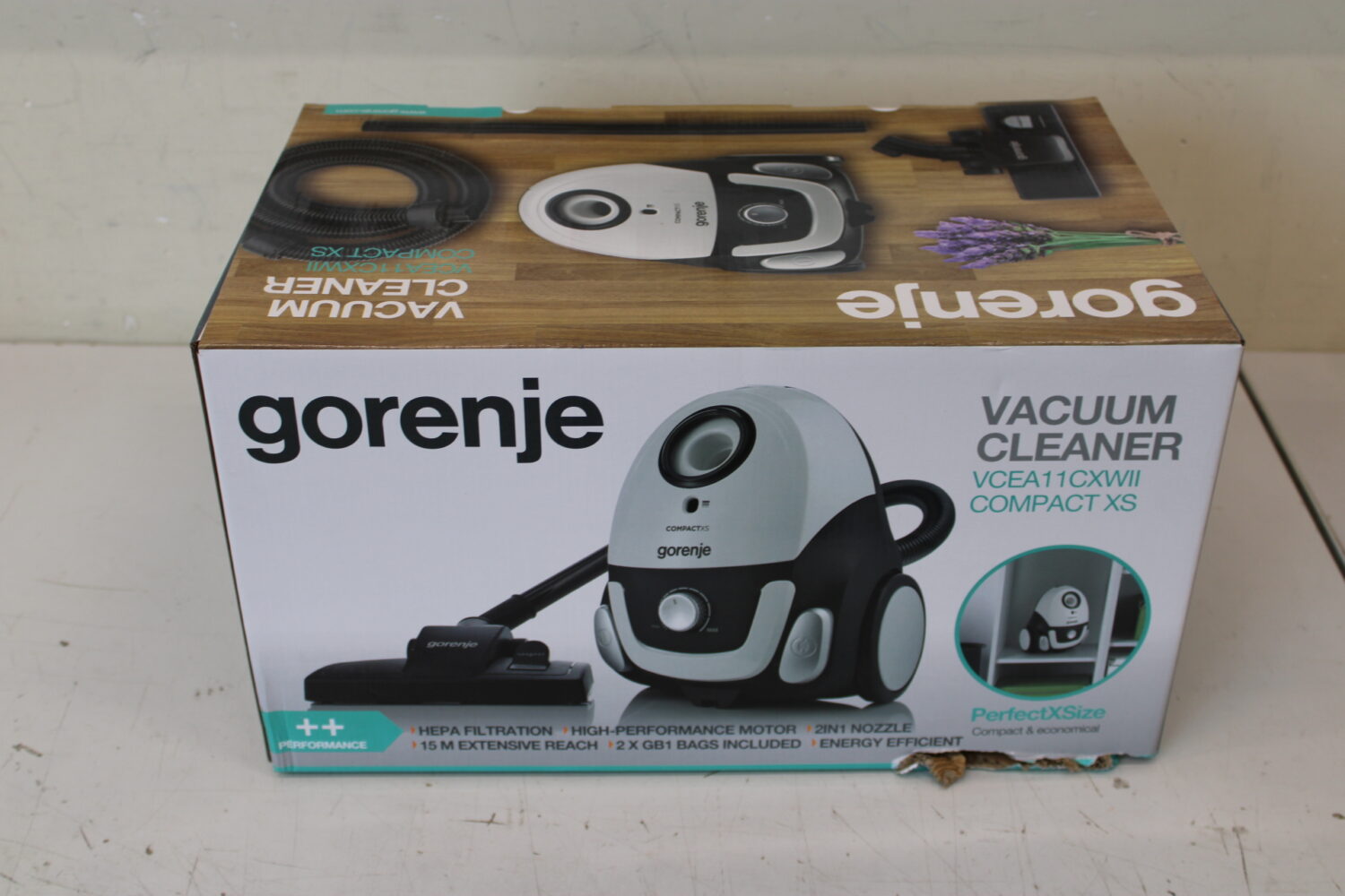 SALE OUT. Gorenje VCEA11CXWII Vacuum cleaner, Bagged, Power 750 W, White | Gorenje | Vacuum cleaner | VCEA11CXWII | Bagged | 750 W | Operating radius 15 m | White | Warranty 24 month(s) | DAMAGED PACKAGING