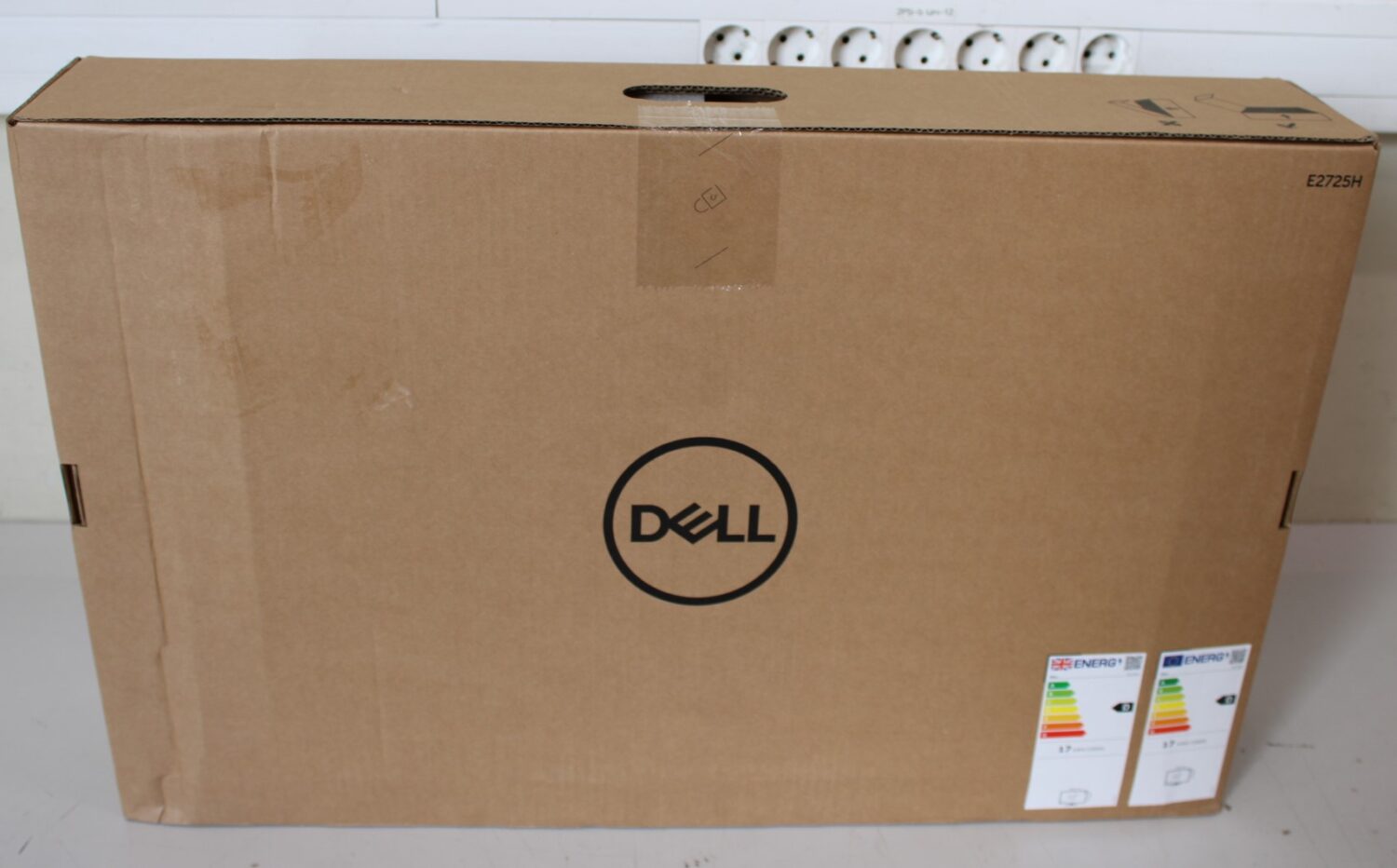 Dell E2725H | 27 " | VA | FHD | 16:9 | 75 Hz | 5 ms | 1920 x 1080 pixels | 300 cd/m² | Warranty 36 month(s) | DAMAGED PACKAGING