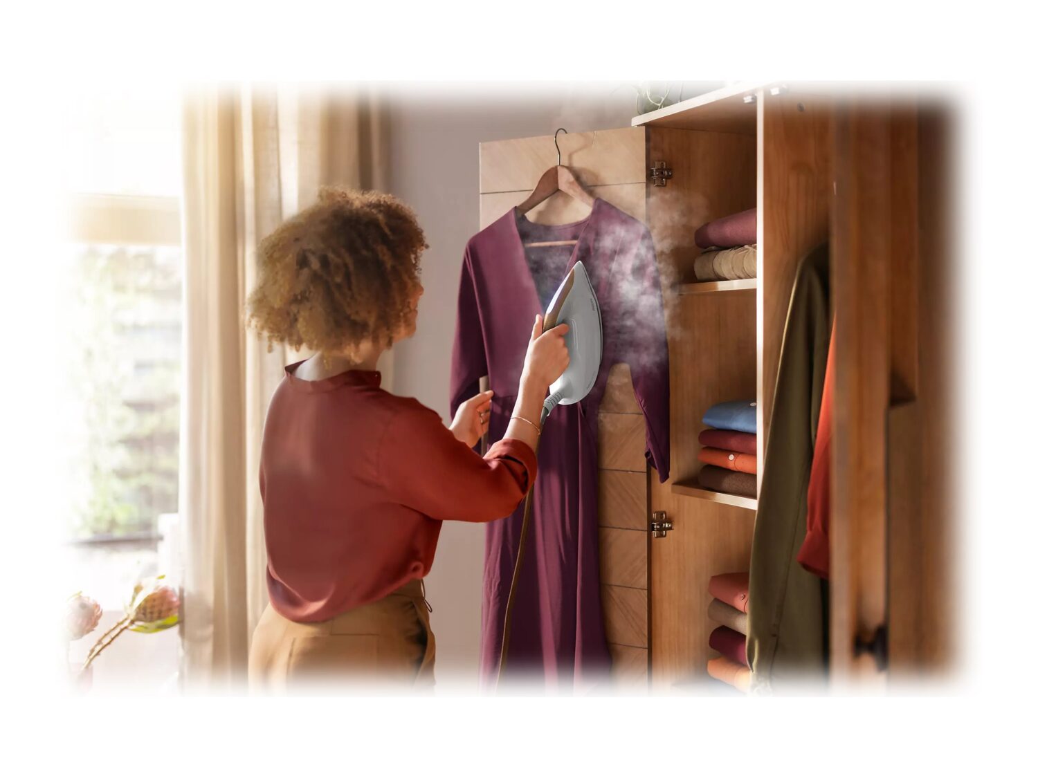 Philips | Iron | PerfectCare 7000 Series PSG7040/10 | 2100 W | 8 bar | Auto power off | Water tank capacity 1800 ml | Calc-clean function | White/Bronze - Image 8