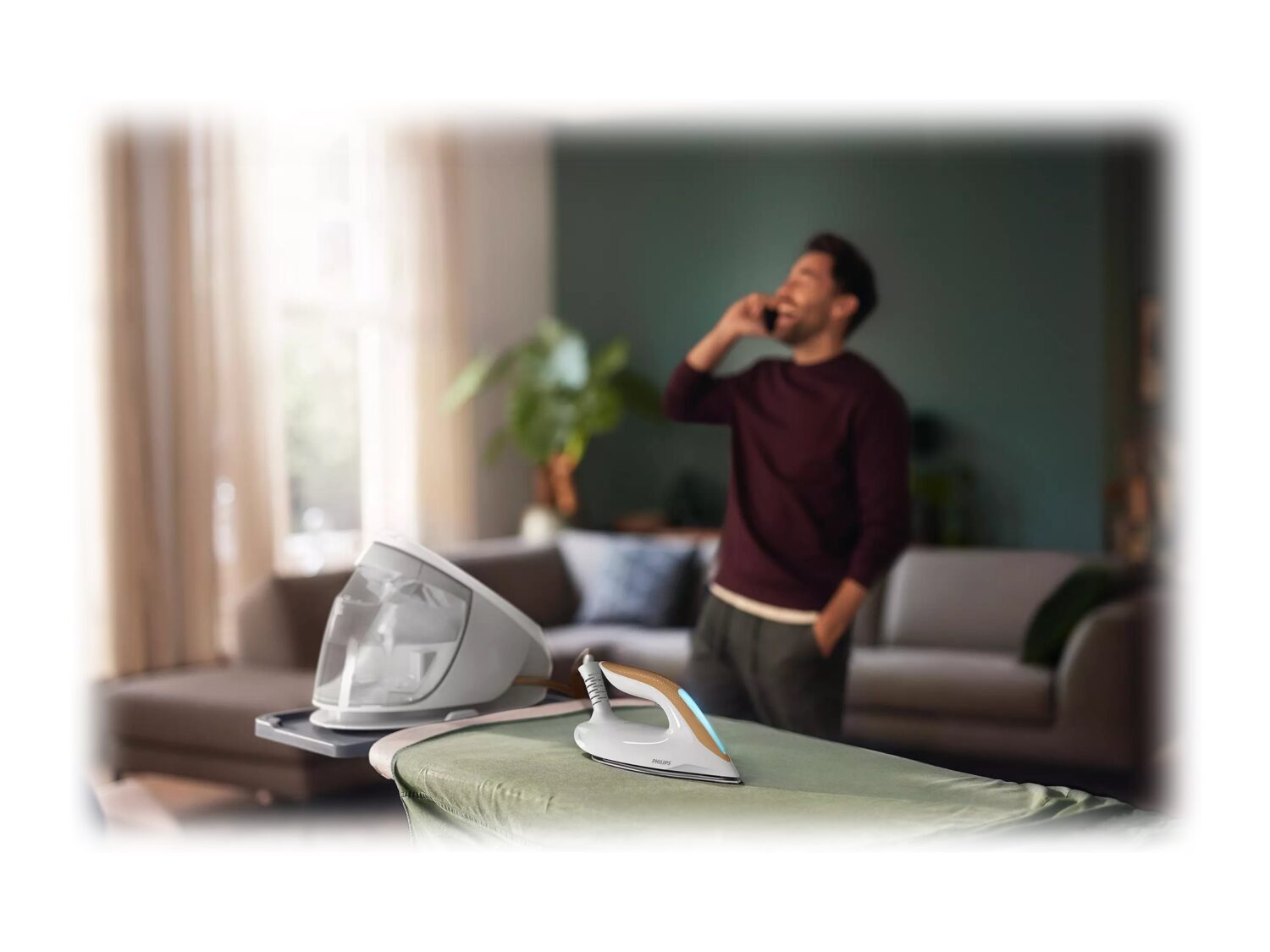 Philips | Iron | PerfectCare 7000 Series PSG7040/10 | 2100 W | 8 bar | Auto power off | Water tank capacity 1800 ml | Calc-clean function | White/Bronze - Image 13