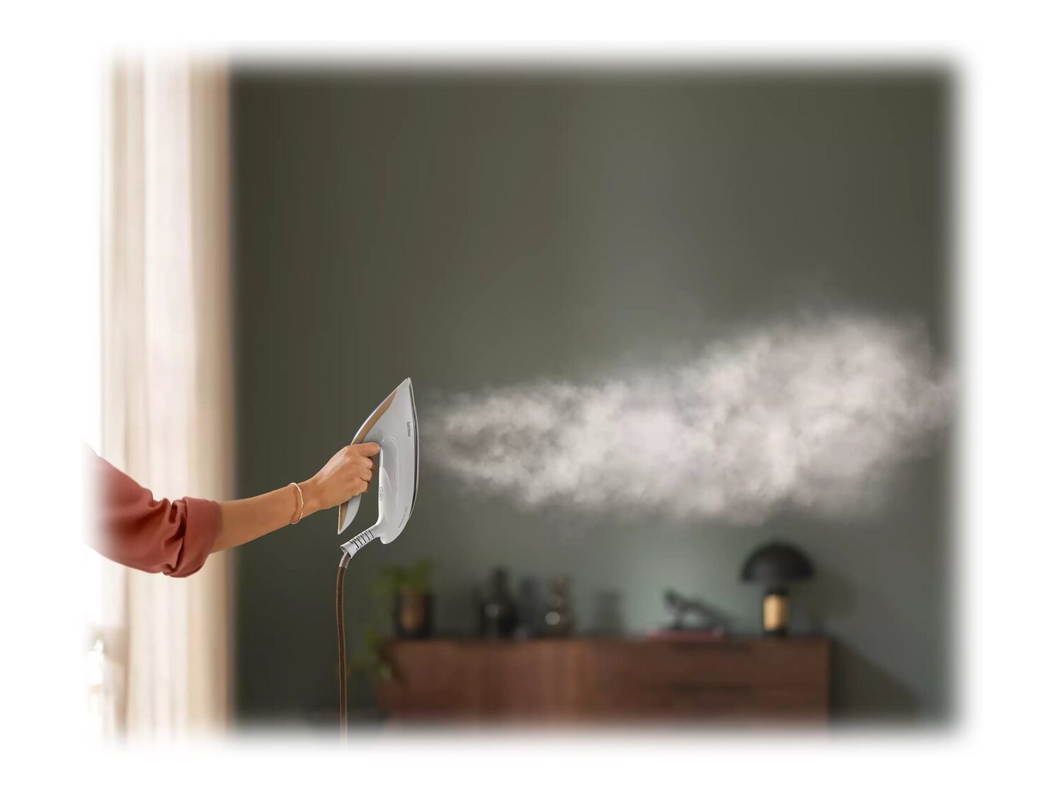 Philips | Iron | PerfectCare 7000 Series PSG7040/10 | 2100 W | 8 bar | Auto power off | Water tank capacity 1800 ml | Calc-clean function | White/Bronze - Image 9