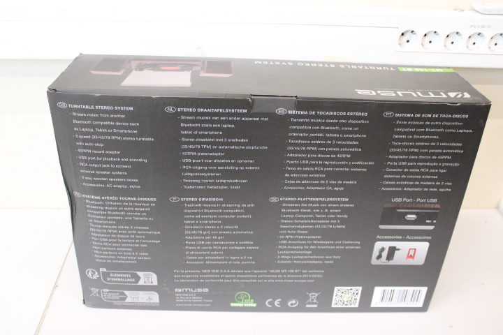 SALE OUT. Muse MT-108BT Turntable Stereo System | Muse | Turntable Stereo System | MT-108BT | Turntable Stereo System | USB port | DAMAGED PACKAGING, DAMAGED SPEAKER CORNER