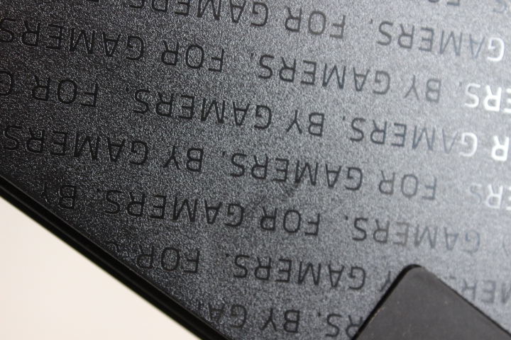 SALE OUT. Razer Huntsman V2 Optical Gaming Keyboard, Purple Switch, Nordic Layout, Wired, Black | Razer Huntsman V2 Optical Gaming Keyboard | Gaming keyboard | Wired | RGB LED light | NORD | DAMAGED PACKAGING, SMALL BENT ON THE KEYBOARD PAD BACK AND SMALL SCRATCHES | Black | Numeric keypad | Clicky Purple Switch - Image 4