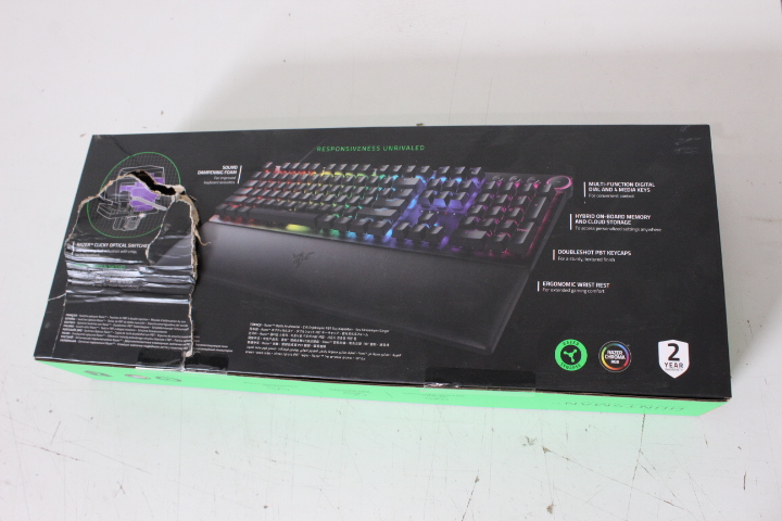 SALE OUT. Razer Huntsman V2 Optical Gaming Keyboard, Purple Switch, Nordic Layout, Wired, Black | Razer Huntsman V2 Optical Gaming Keyboard | Gaming keyboard | Wired | RGB LED light | NORD | DAMAGED PACKAGING, SMALL BENT ON THE KEYBOARD PAD BACK AND SMALL SCRATCHES | Black | Numeric keypad | Clicky Purple Switch