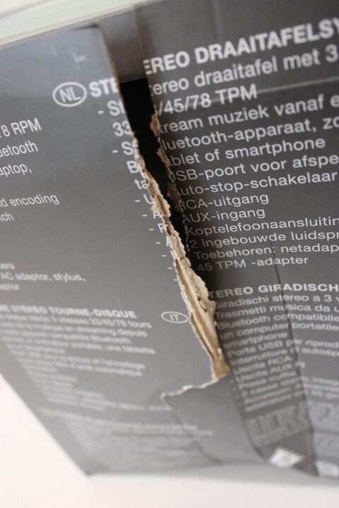 SALE OUT. Muse MT-201WG Turntable Stereo System | Muse Turntable Stereo System | MT-201WG | Turntable Stereo System | USB port | DAMAGED PACKAGING, DAMAGED MUSIC BOX, BROKEN HINGE | AUX in - Image 2