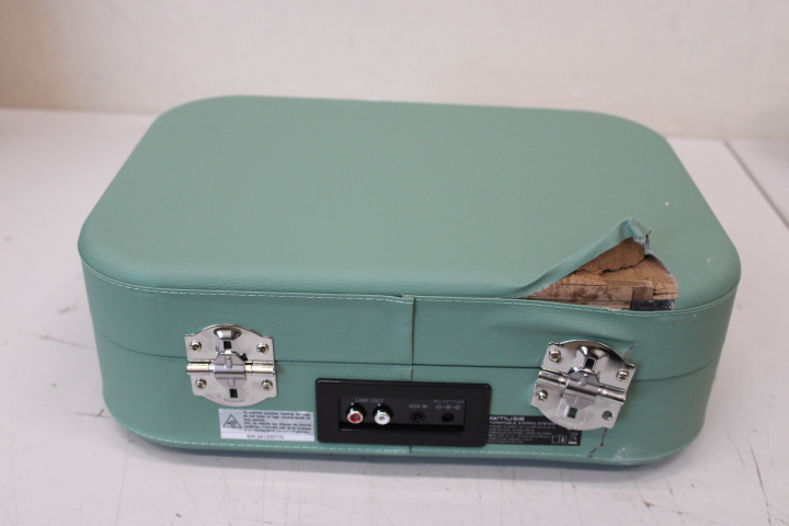 SALE OUT. Muse MT-201WG Turntable Stereo System | Muse Turntable Stereo System | MT-201WG | Turntable Stereo System | USB port | DAMAGED PACKAGING, DAMAGED MUSIC BOX, BROKEN HINGE | AUX in - Image 3