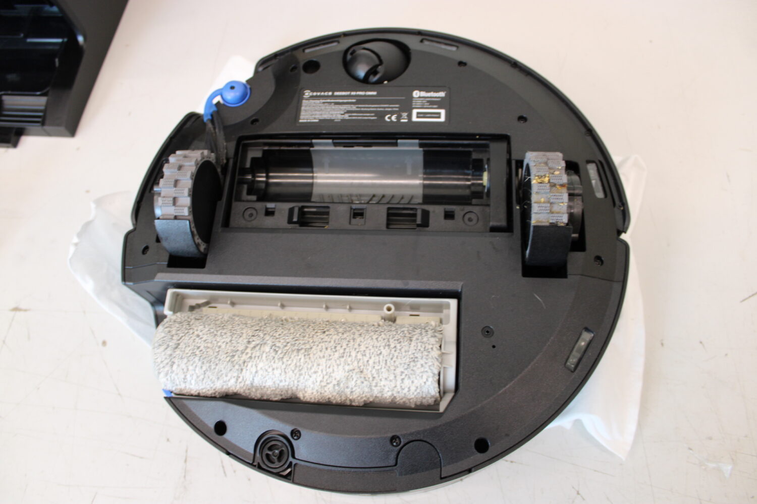 SALE OUT. Ecovacs DEEBOT X9 PRO OMNI Vacuum cleaner, Robot, Wet&Dry, ZeroTangle Technology, TruEdge Adaptive Edge Mopping, YIKO AI, Black + | Ecovacs Robotic Vacuum Cleaner | DEEBOT X9 PRO OMNI | Wet&Dry | Li-ion | 6400 mAh | Dust capacity 0.22 L | 16600 Pa | Black | DAMAGED PACKAGING, USED, DIRTY, SCRATCHED - Image 4