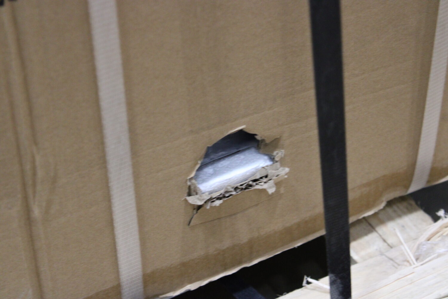 SALE OUT. Candy ECN2CQTEX186 Refrigerator, E, Freestanding, Combi, Height 185cm, Fridge net 235 L, Freezer net 120 L, Inox | Candy DAMAGED PACKAGING, DENT SIDE ON BOTTOM, DENT ON DOOR - Image 3