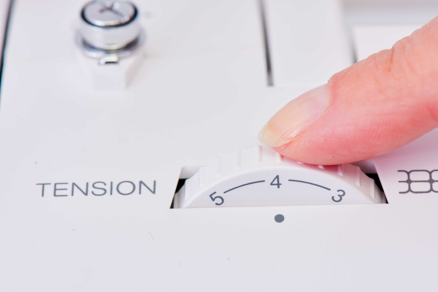 Singer Sewing Machine ME457 Number of stitches 33 Number of buttonholes 1 White - Image 3