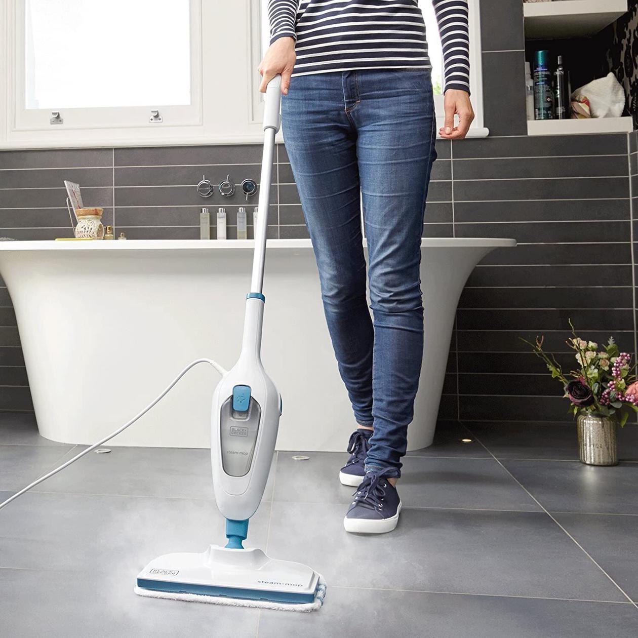 BLACK & DECKER | Steam Mop | FSMH13E5-QS | Corded operating | 1300 W | White - Image 7