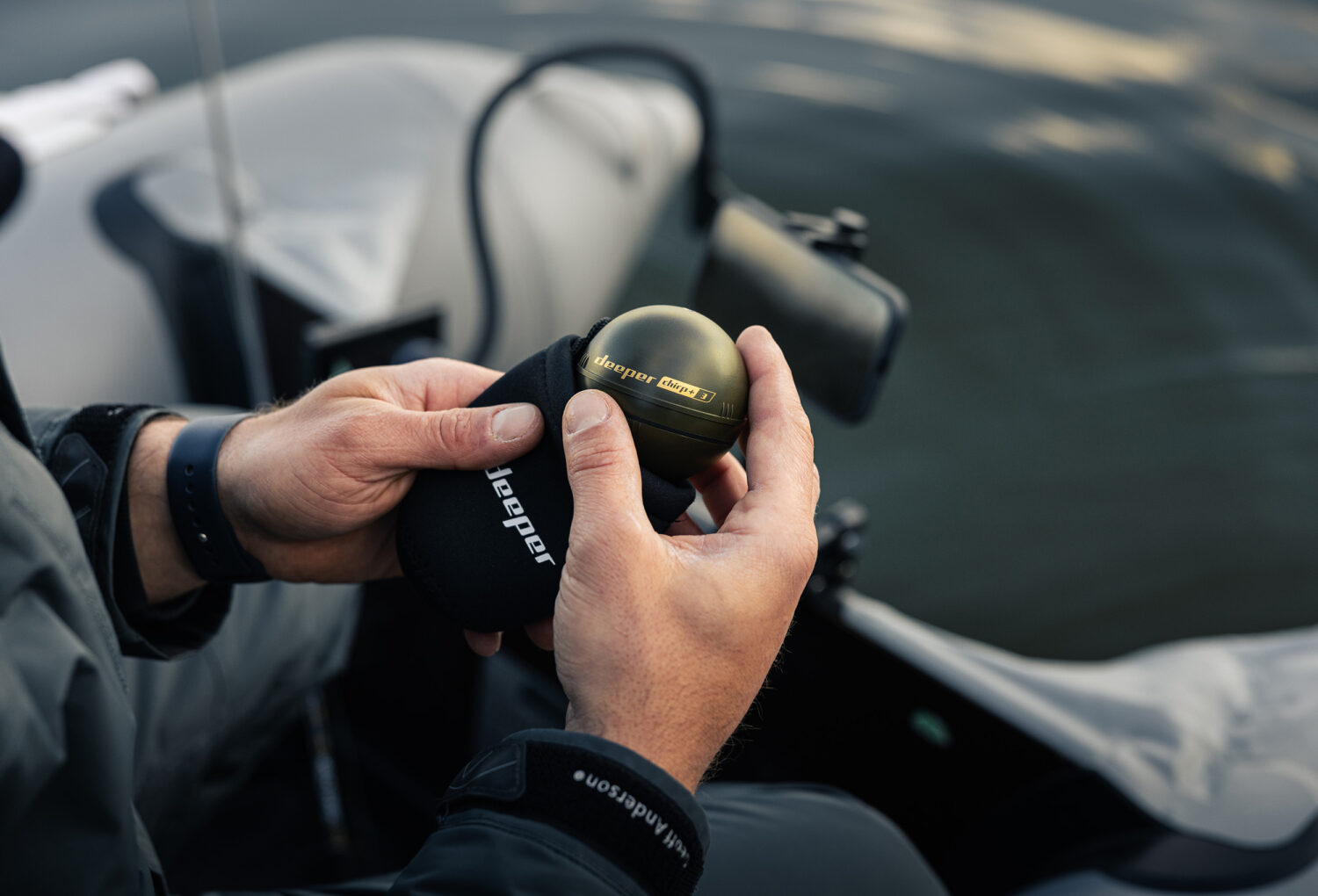 Deeper CHIRP+3 sonar +36W foldable solar charger power bundle - Image 3