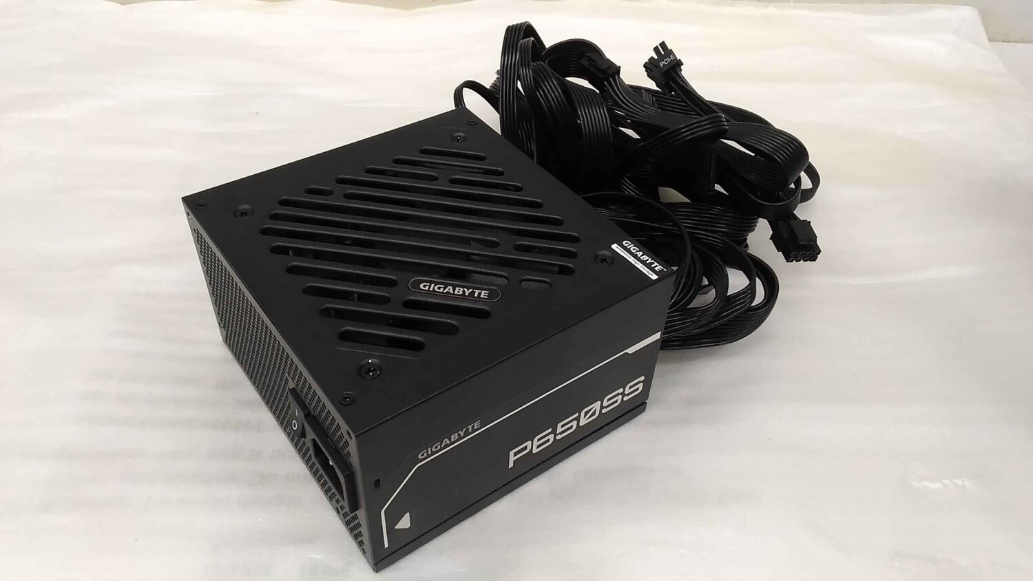 SALE OUT. Gigabyte PSU GP-P650SS GEU1, 650W | Gigabyte PSU | GP-P650SS GEU1 | USED, REFURBISHED, WITHOUT ORIGINAL PACKAGING | 650 W