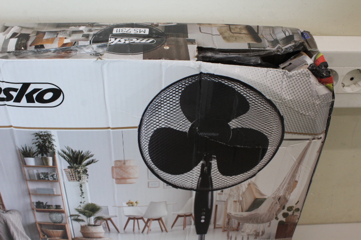 SALE OUT. Mesko | Fan | MS 7311 | Stand Fan | DAMAGED PACKAGING, SCRATCHED, BENT SUPPORT | Black | Diameter 40 cm | Number of speeds 3 | Oscillation | 45 W - Image 2