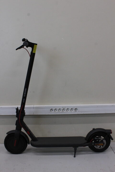 SALE OUT. Xiaomi Electric Scooter 4 EU | SALE OUT. Xiaomi | 3 month(s) | USED AS DEMO, MISSING AIR HOSE - Image 2