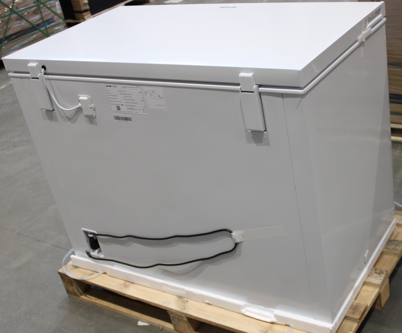 SALE OUT. Gorenje Freezer FH30EAW, Energy efficiency class E, Chest, Free standing, Height 84.7 cm, Total net capacity 297 L, White | Gorenje | Freezer | FH30EAW | Energy efficiency class E | Chest | Free standing | Height 84.7 cm | Total net capacity 297 L | Display | White | DAMAGED PACKAGING, SCRATCHED ON THE SIDE - Image 4