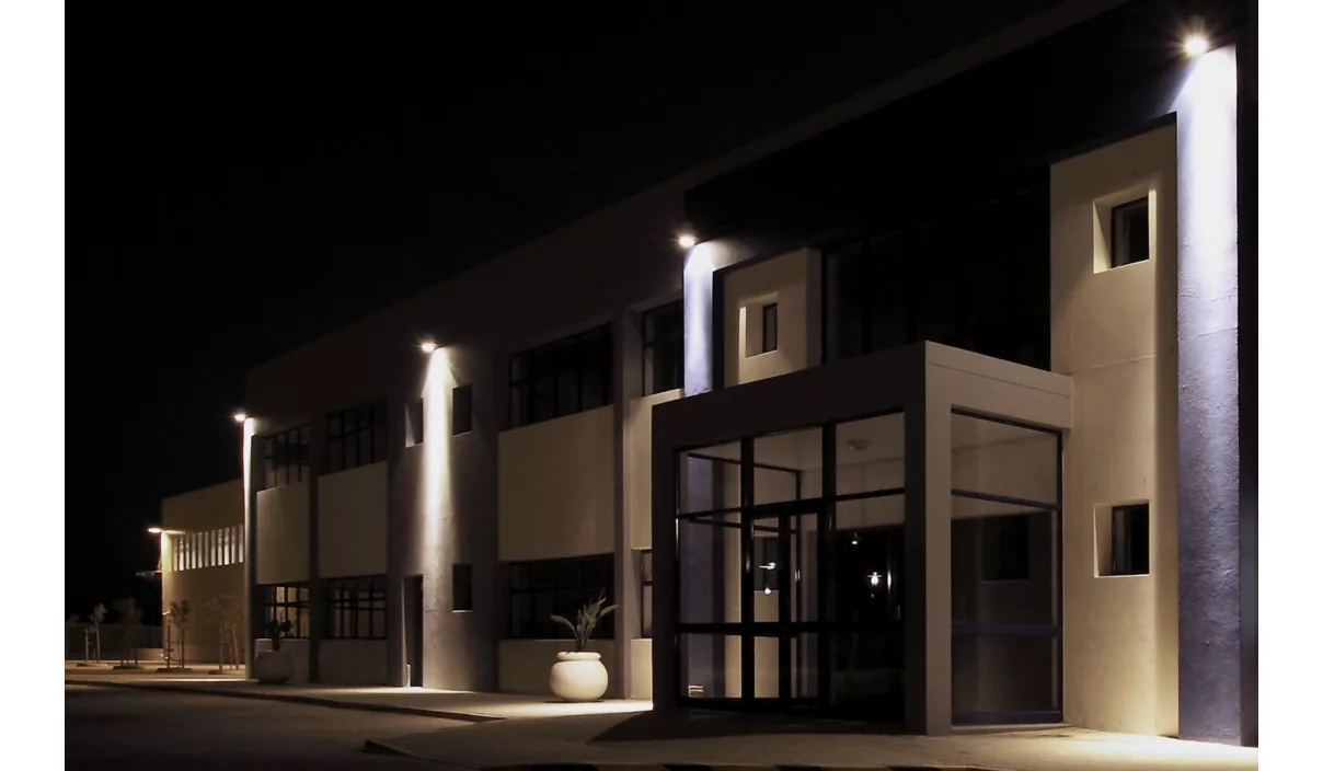 LED spotlight PHILIPS, IP65, 50W, 3000K, 4500lm, with motion sensor, black, 22.3x5.7x21 cm | Philips