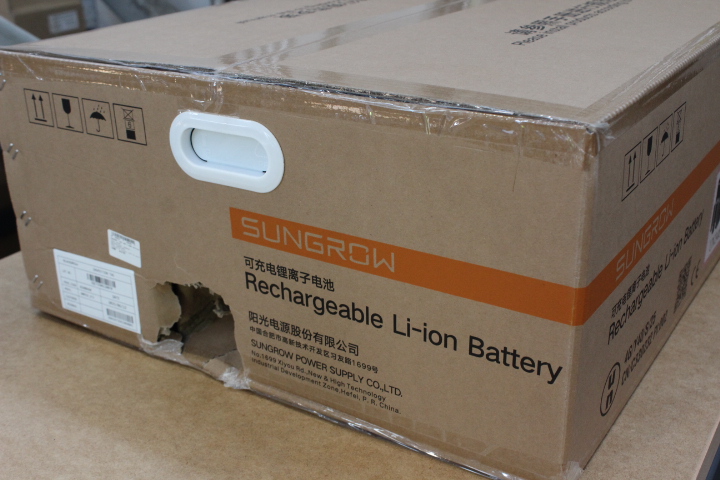 SALE OUT. | SUNGROW ESS SBR 3.2kWh Battery module SMR032 V114 LiFePo4 HV | ASA00460 | DAMAGED PACKAGING
