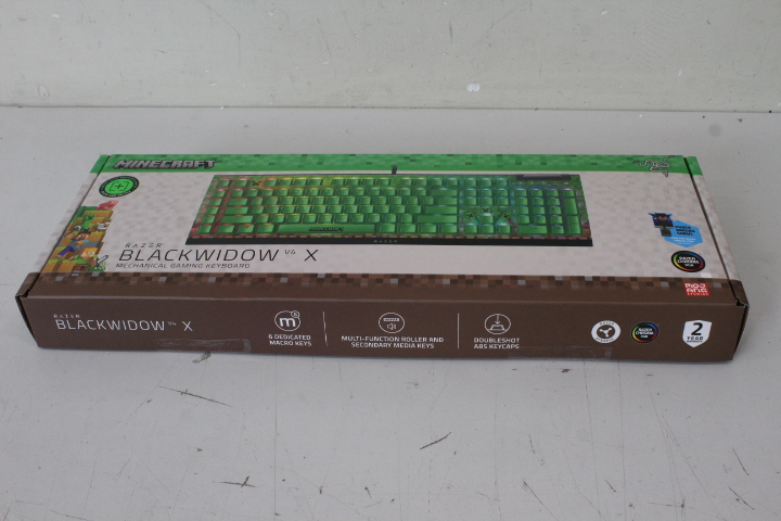 SALE OUT. Razer BlackWidow V4 X (Green Switch) - Minecraft Ed. - US Layout | Razer BlackWidow V4 X | Gaming keyboard | Wired | US | DEMO | Minecraft Edition | Razer Green Mechanical Switches (Clicky)