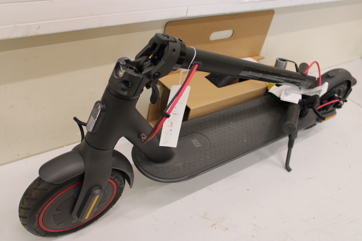 SALE OUT. Xiaomi Mi Electric Scooter Pro 2 | 600 W | 25 km/h | 3 month(s) | Black | USED, DIRTY, WITHOUT ORIGINAL PACKAGING - Image 2
