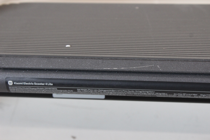 SALE OUT. Xiaomi Electric Scooter 4 Lite EU | SALE OUT. Xiaomi Electric Scooter 4 Lite EU | 300 W | 25 km/h | 8.5 " | 3 month(s) | Black | USED AS DEMO, SCRATCHED, DIRTY, DAMAGED PACKAGING - Image 3