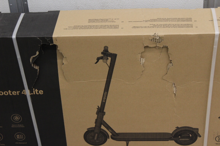 SALE OUT. Xiaomi Electric Scooter 4 Lite EU | 300 W | 25 km/h | 8.5 " | 6 month(s) | Black | DAMAGED PACKAGING - Image 2