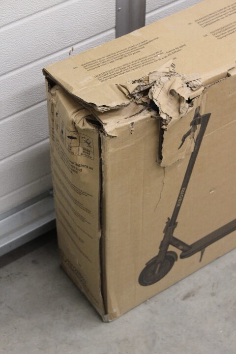 SALE OUT. Xiaomi Electric Scooter 4 Lite EU | SALE OUT. Xiaomi Electric Scooter 4 Lite EU | 300 W | 25 km/h | 8.5 " | 3 month(s) | Black | USED, DAMAGED PACKAGING, MISSING: CHARGER AND HEXAGON WRENCH - Image 2