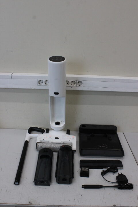 SALE OUT. Xiaomi Warranty 3 month(s) | USED, DIRTY, CRACK ON WATER TANK, MISSING MANUALS - Image 2