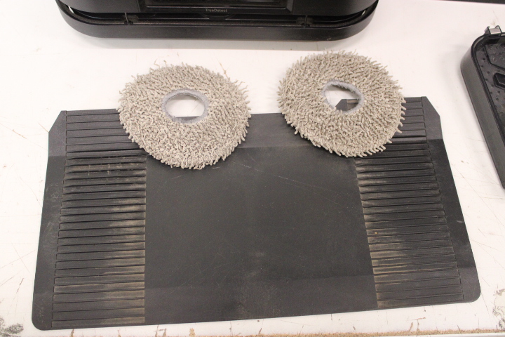 SALE OUT. Ecovacs DEEBOT X5 OMNI Vacuum cleaner, Robot, Wet&Dry, Operating time 164 min, Dust bin 0,25 L, 6400mAh, Black + Auto-empty statio | Ecovacs Robotic Vacuum Cleaner | DEEBOT X5 OMNI | Wet&Dry | Operating time (max) 164 min | Lithium-Ion | 6400 mAh | Dust capacity 0.25 L | 12800 Pa | Black | USED, DIRTY, NO DUST BAGS, SCRATCHED - Image 3