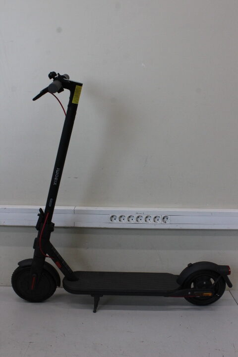 SALE OUT. Xiaomi Electric Scooter 4 Lite EU | SALE OUT. Xiaomi Electric Scooter 4 Lite EU | 300 W | 25 km/h | 8.5 " | 3 month(s) | Black | USED AS DEMO, WITHOUT ORIGINAL PACKAGING