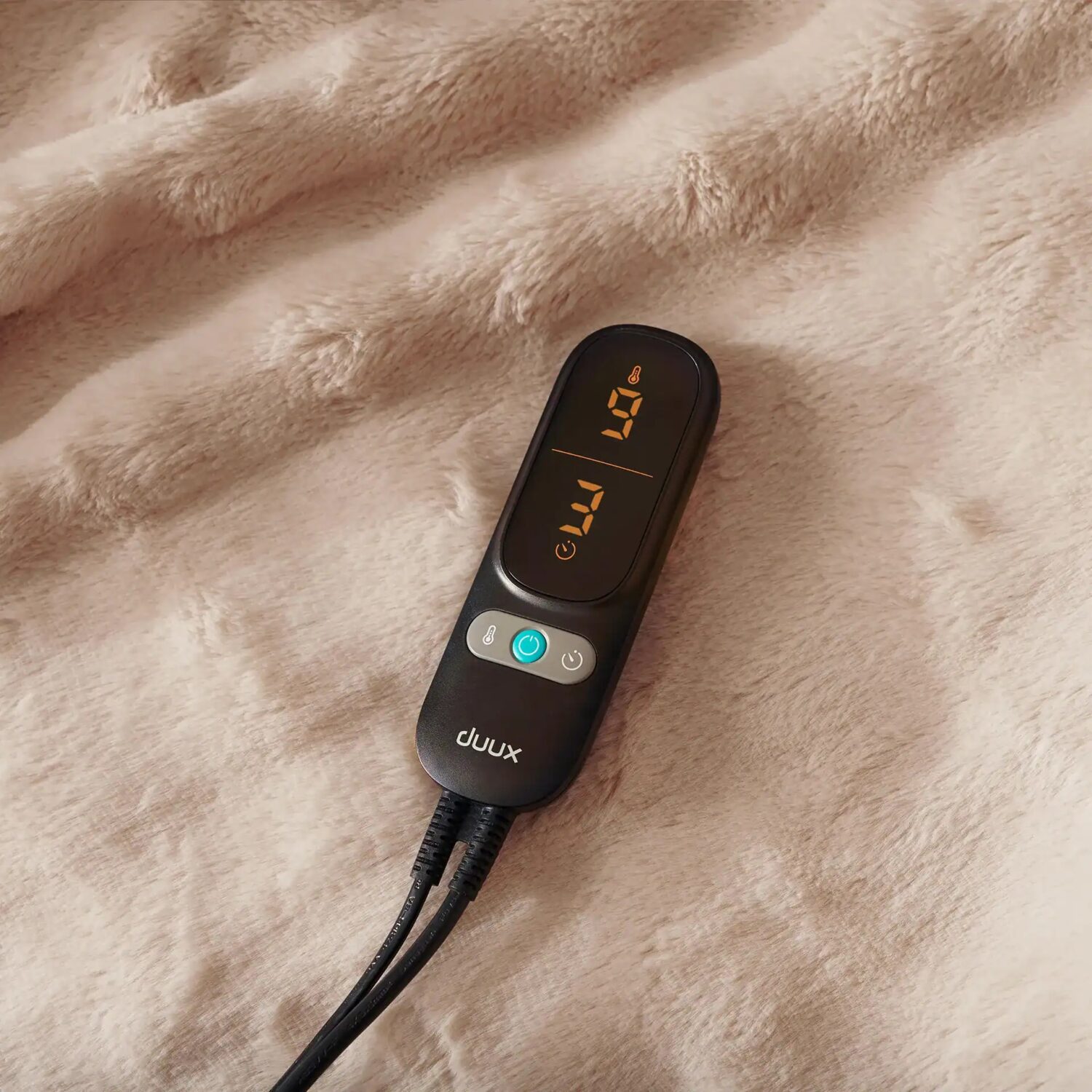 Duux Yentl Heated Overblanket, 200 x 200 cm | DXOB12 | Number of heating levels 9 | Number of persons 1 | Washable | Remote control | Premium faux fur | 200 W | Bubble Gray - Image 3