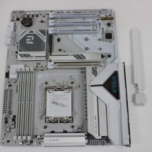 SALE OUT. Gigabyte USED, REFURBISHED, WITHOUT ACCESSORIES, ONLY BACK PANEL, AND ANTENA INCLUDED