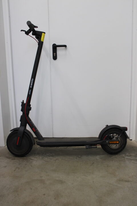 SALE OUT. Xiaomi Electric Scooter 4 EU DAMAGED PACKAGING, SCRATCHED, DIRTY, USED | SALE OUT. Xiaomi | 6 month(s) | DEMO, MISSING HEXAGON WRENCH - Image 2