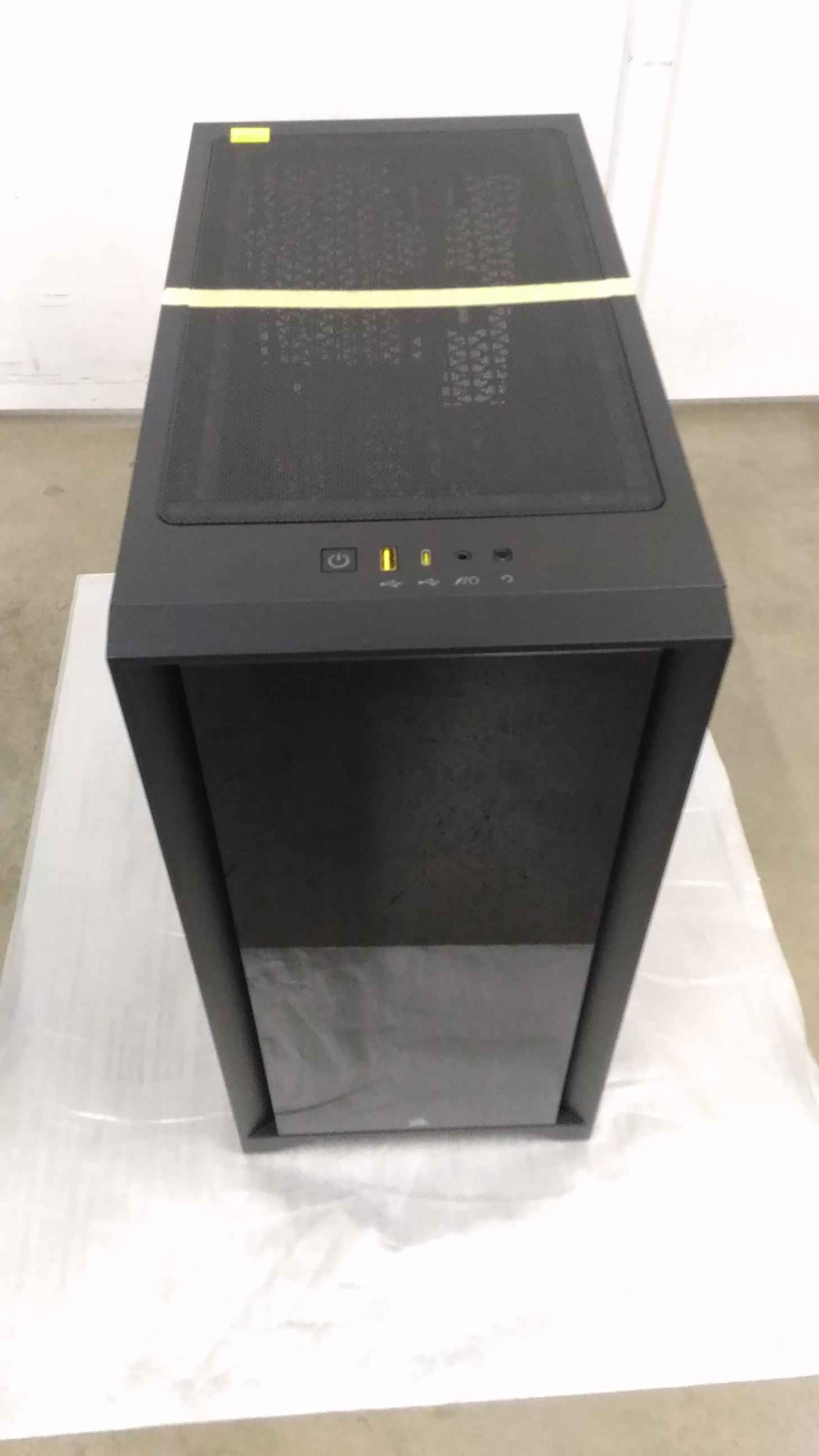 SALE OUT. Corsair iCUE 4000X RGB Tempered Glass Mid-Tower, Black | Tempered Glass Mid-Tower ATX Case | iCUE 4000X RGB | Side window | Black | Mid-Tower | Power supply included No | ATX | Corsair Tempered Glass Mid-Tower ATX Case | iCUE 4000X RGB | Side window | Black | Mid-Tower | USED, REFURBISHED, FANS WITHOUT RGB | Power supply included No | ATX