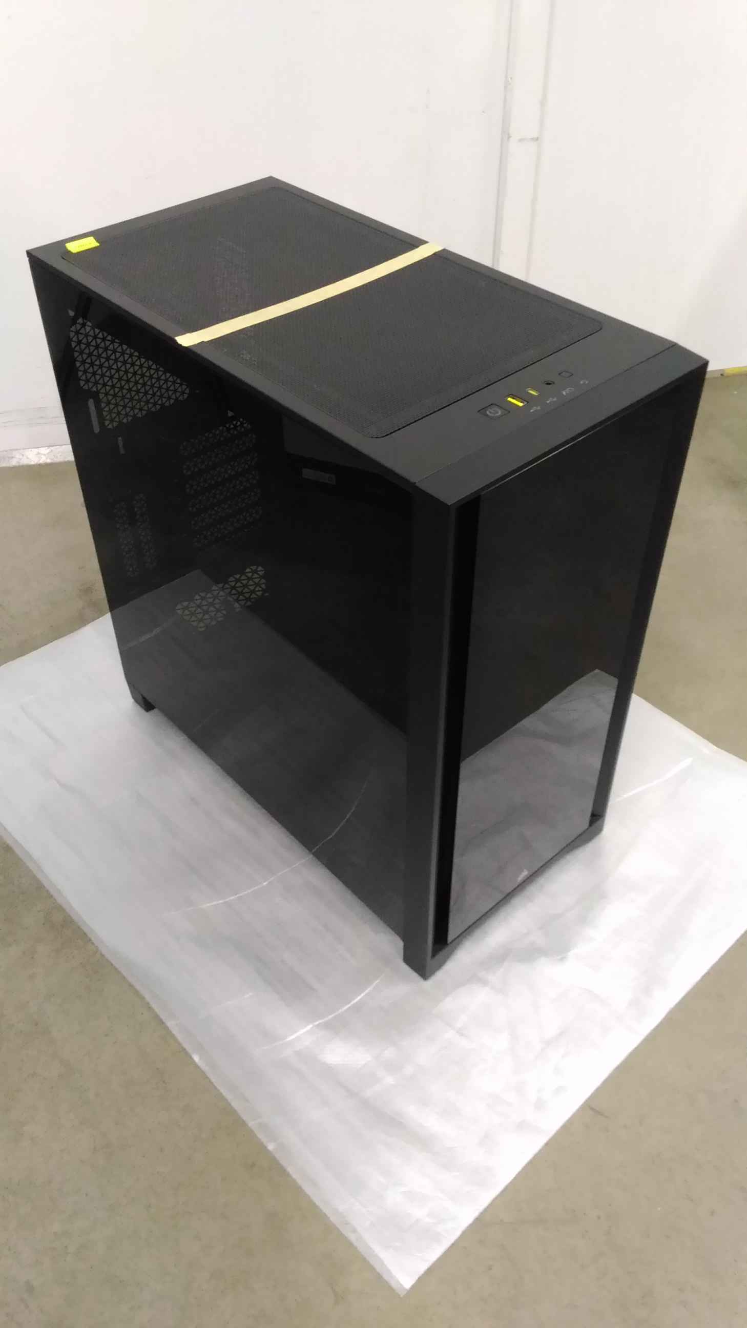 SALE OUT. Corsair iCUE 4000X RGB Tempered Glass Mid-Tower, Black | Tempered Glass Mid-Tower ATX Case | iCUE 4000X RGB | Side window | Black | Mid-Tower | Power supply included No | ATX | Corsair Tempered Glass Mid-Tower ATX Case | iCUE 4000X RGB | Side window | Black | Mid-Tower | USED, REFURBISHED, FANS WITHOUT RGB | Power supply included No | ATX - Image 2