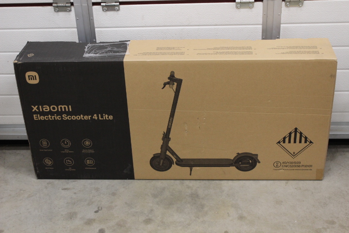 SALE OUT. Xiaomi Electric Scooter 4 Lite EU | SALE OUT. Xiaomi Electric Scooter 4 Lite EU | 300 W | 25 km/h | 8.5 " | 6 month(s) | Black | DEMO, MISSING INNER PACKAGING