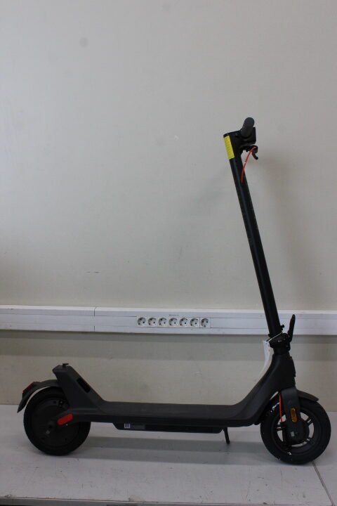 SALE OUT. Xiaomi Electric Scooter 4 Lite (2nd Gen) | SALE OUT. Xiaomi 6 month(s) | DEMO, DAMAGED PACKAGING - Image 3