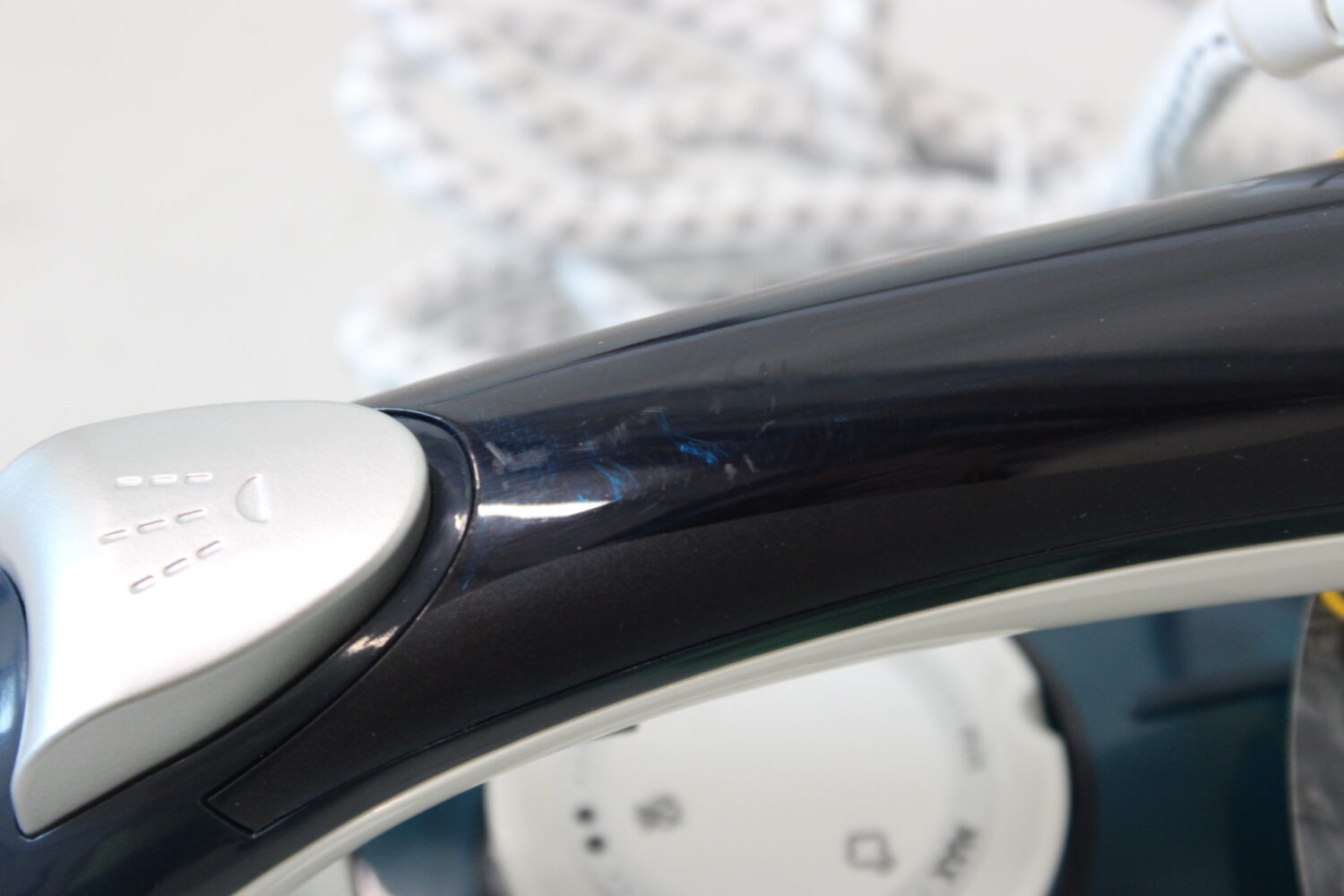 SALE OUT. Gorenje SIH2800TQC Steam Iron, Water tank 0,4 L, Continuous steam 35 g/min, Turquoise/White | SALE OUT. Gorenje Steam Iron | SIH2800TQC | Steam Iron | 2800 W | Water tank capacity 350 ml | Continuous steam 35 g/min | Steam boost performance 100 g/min | Turquoise/White | DAMAGED PACKAGING, SCRATCHED - Image 4